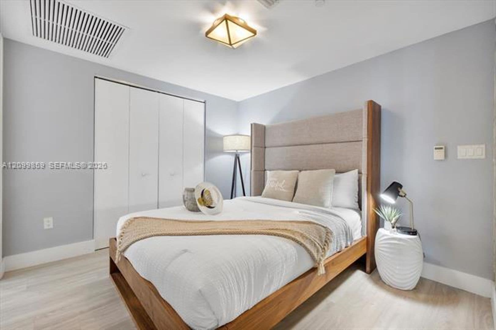 Miami Condo: 485 Brickell Ave cu-4309