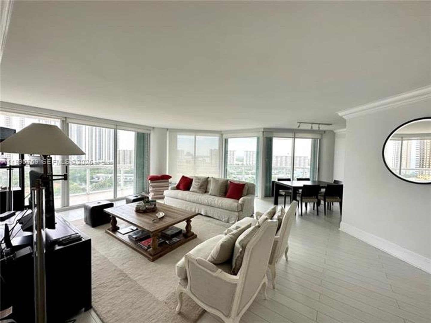 Sunny Isles Beach Condo: 16500 Collins Ave cu-1453