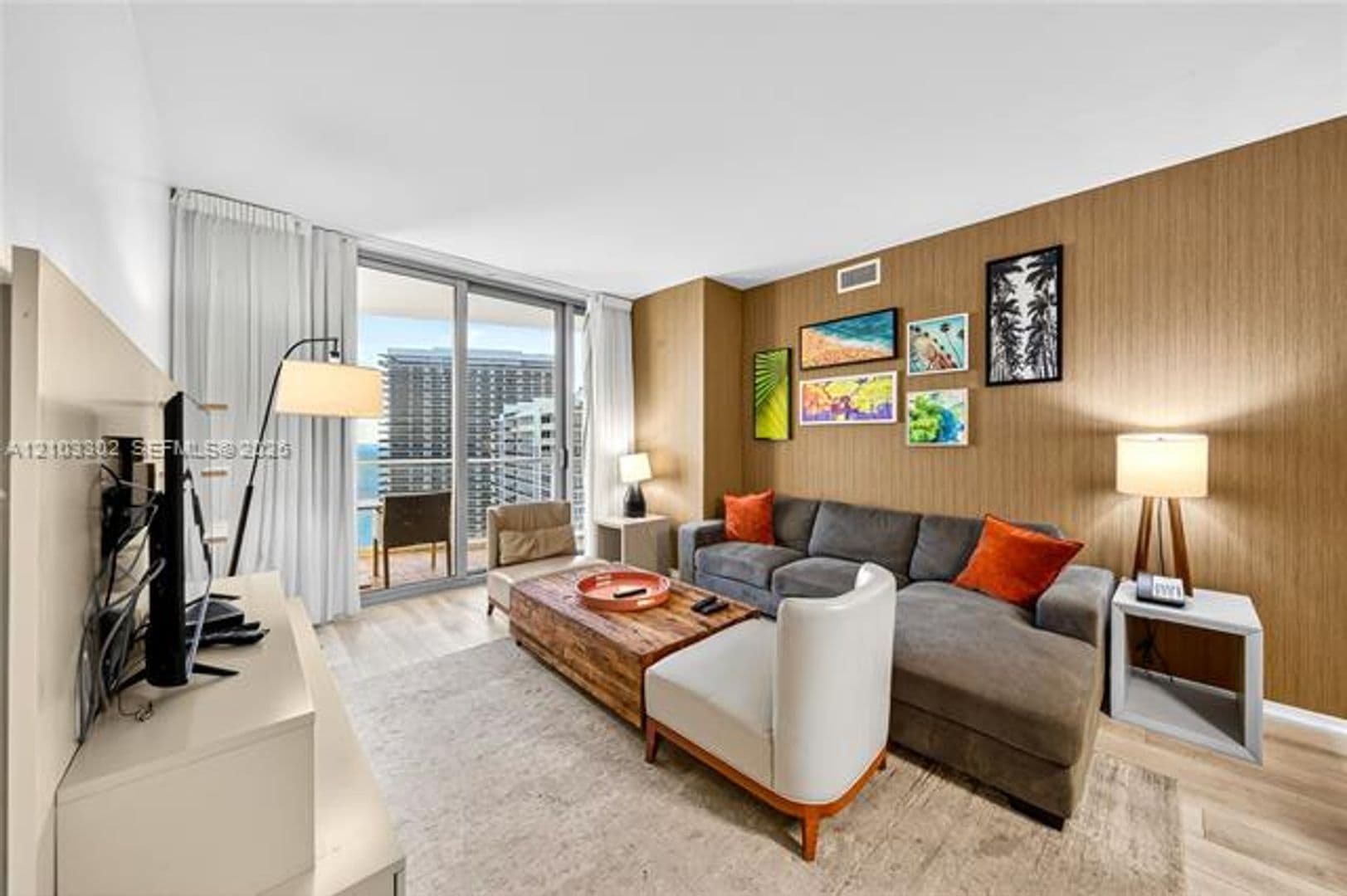 Hollywood Condo: 4111 S Ocean Dr cu-3703