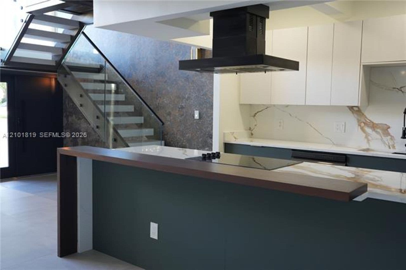 Plantation Townhome: 701 E Coco Plum Cir th 8