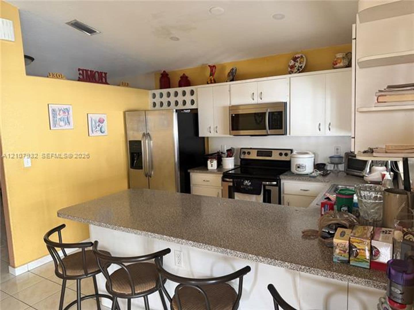 Hialeah House: 3293 W 77th Pl # 3293