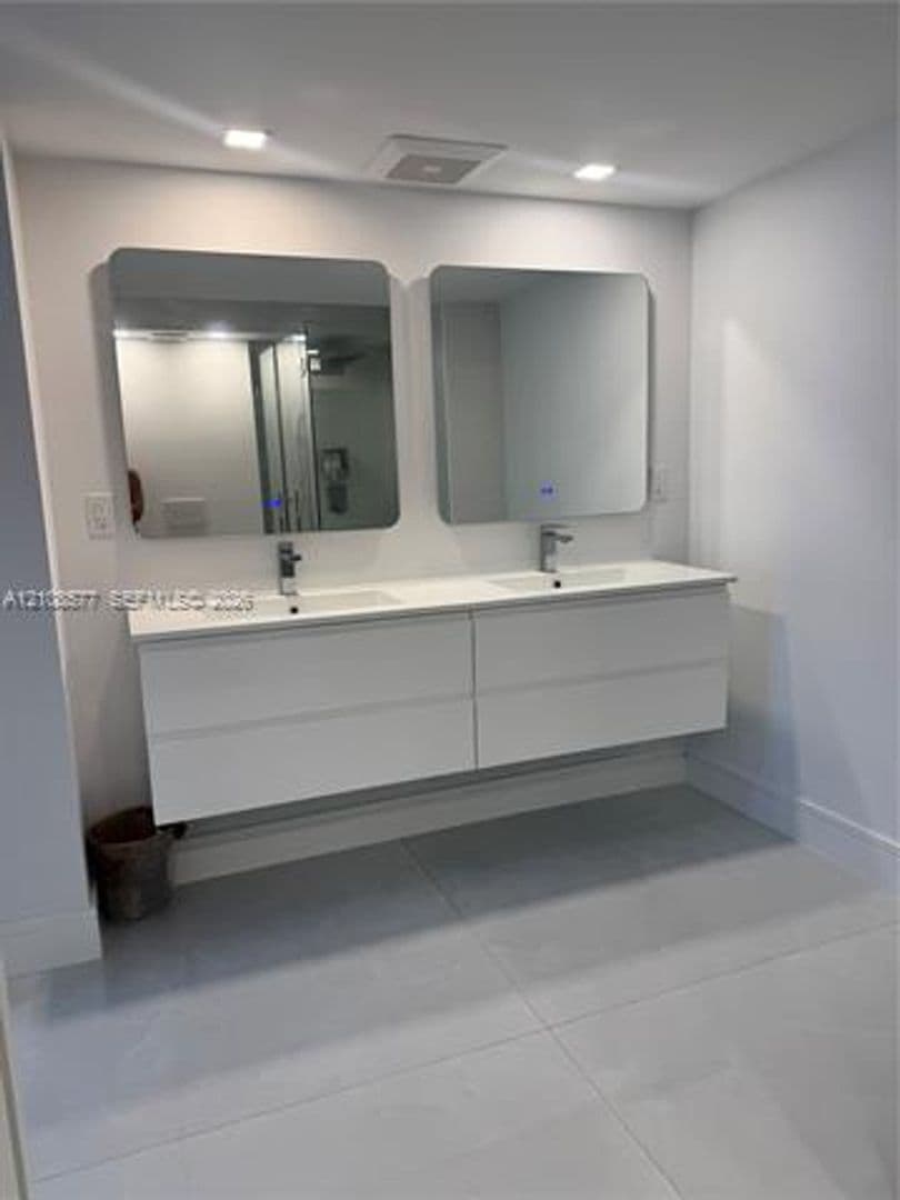 Miami Beach Condo: 6039 Collins Ave cu-715