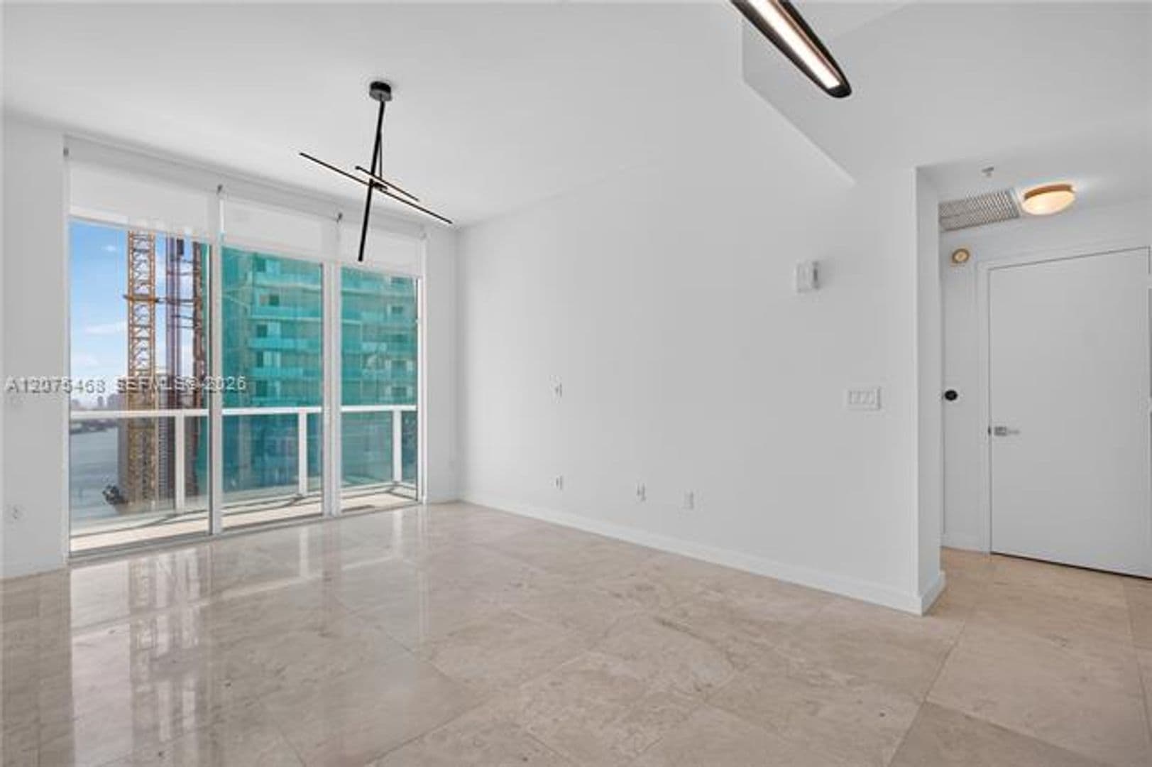 Miami Condo: 31 SE 5th St cu-4212