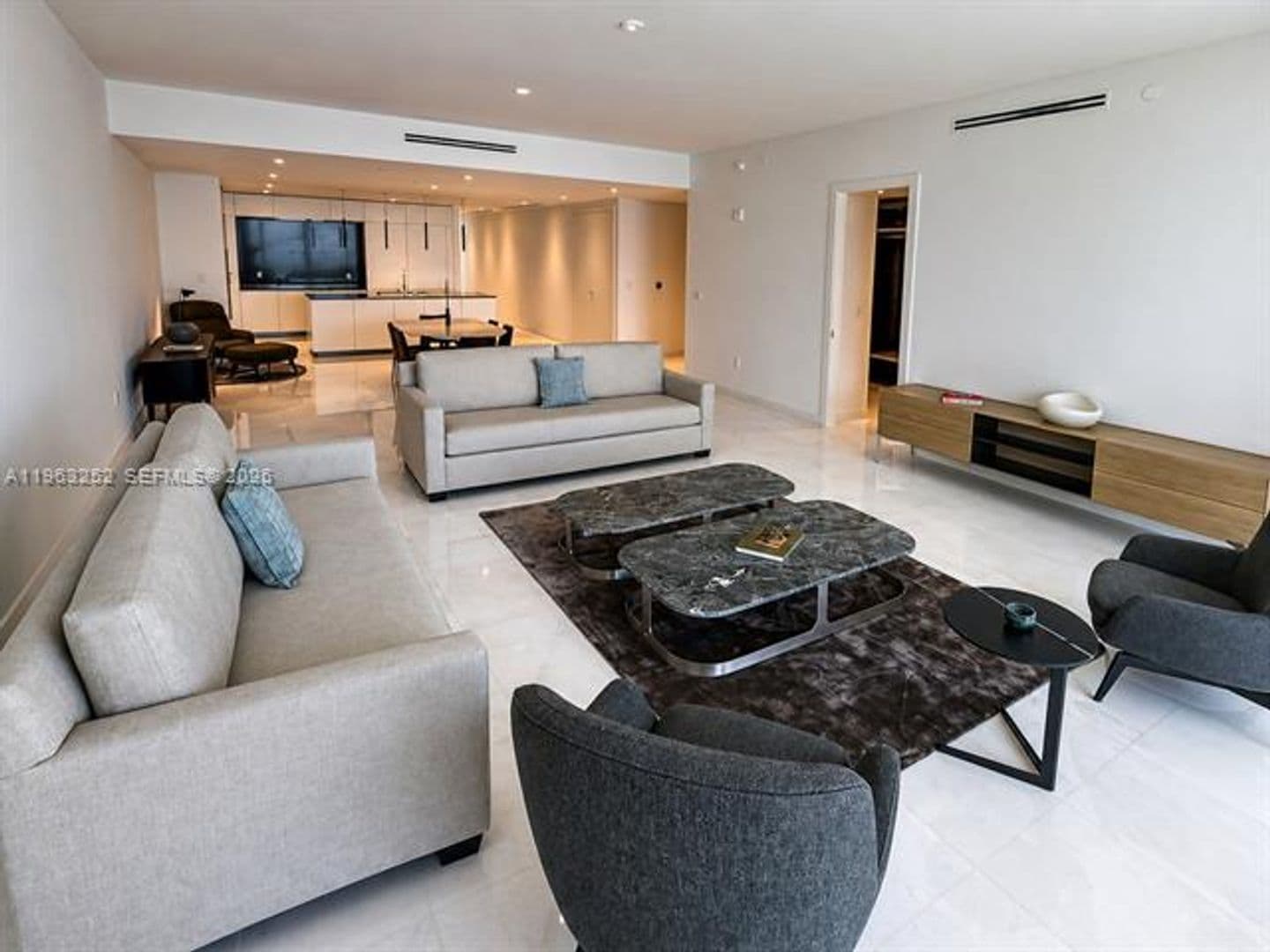 Miami Condo: 300 Biscayne Blvd Way cu-4404