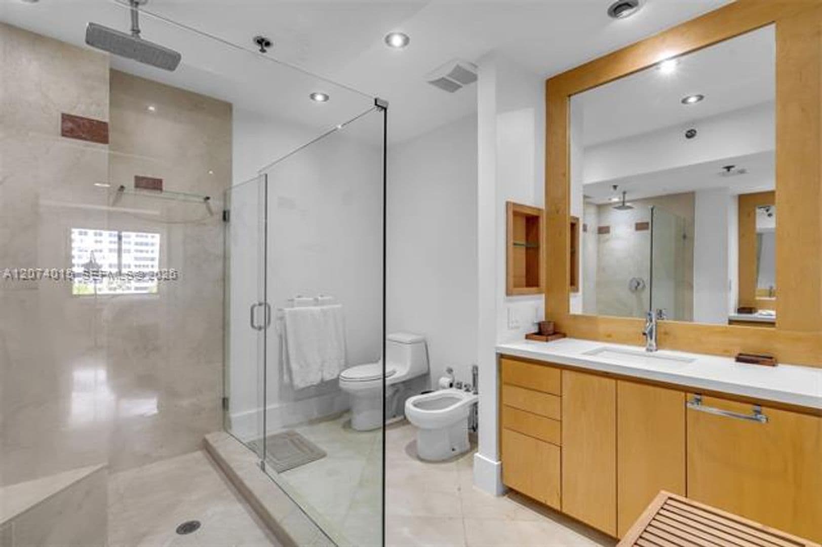 Key Biscayne Condo: 251 Crandon Blvd cu-431