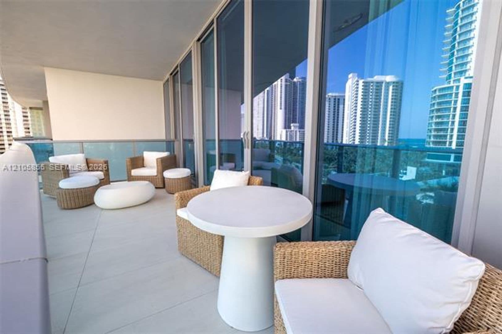 Sunny Isles Beach Condo: 17550 Collins Ave cu-703