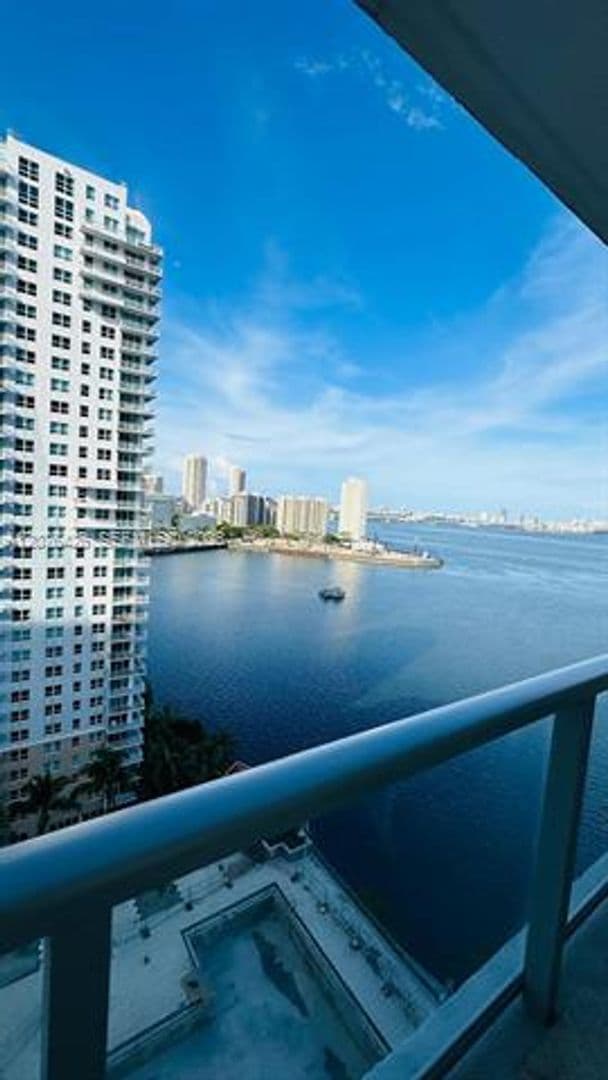 Miami Condo: 1155 Brickell Bay Dr cu-1906