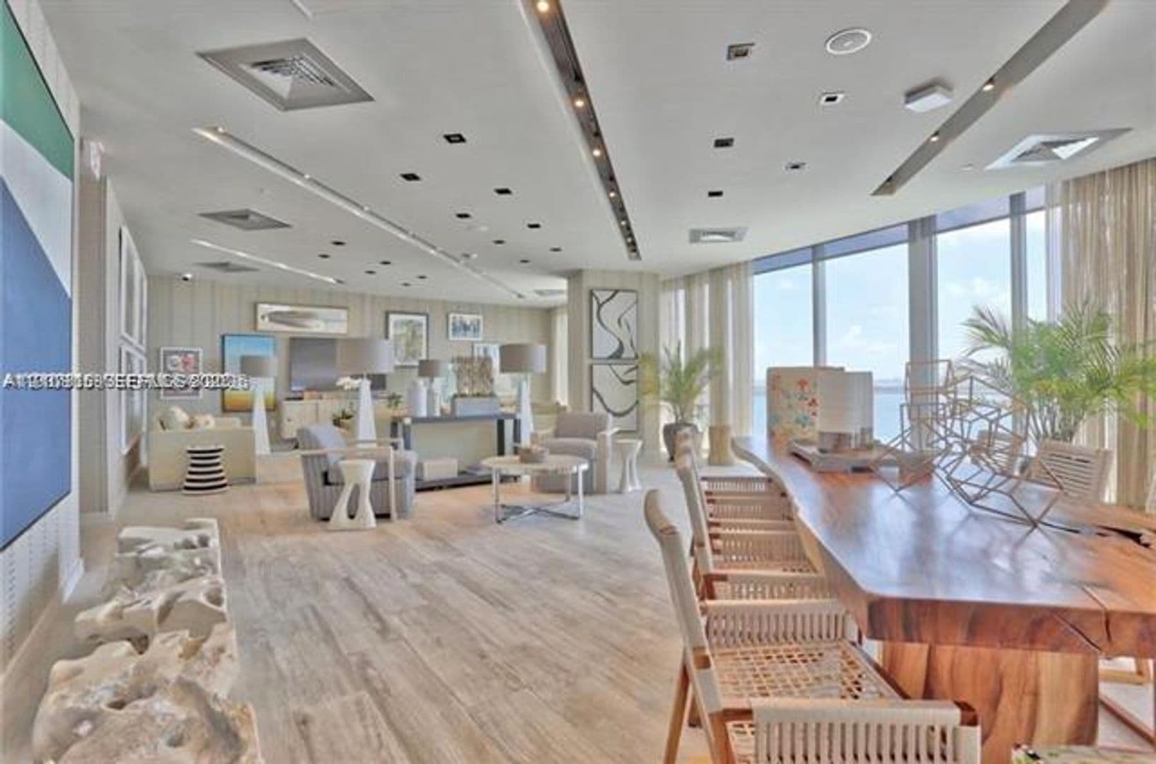 Miami Condo: 2900 NE 7th Ave cu-1106