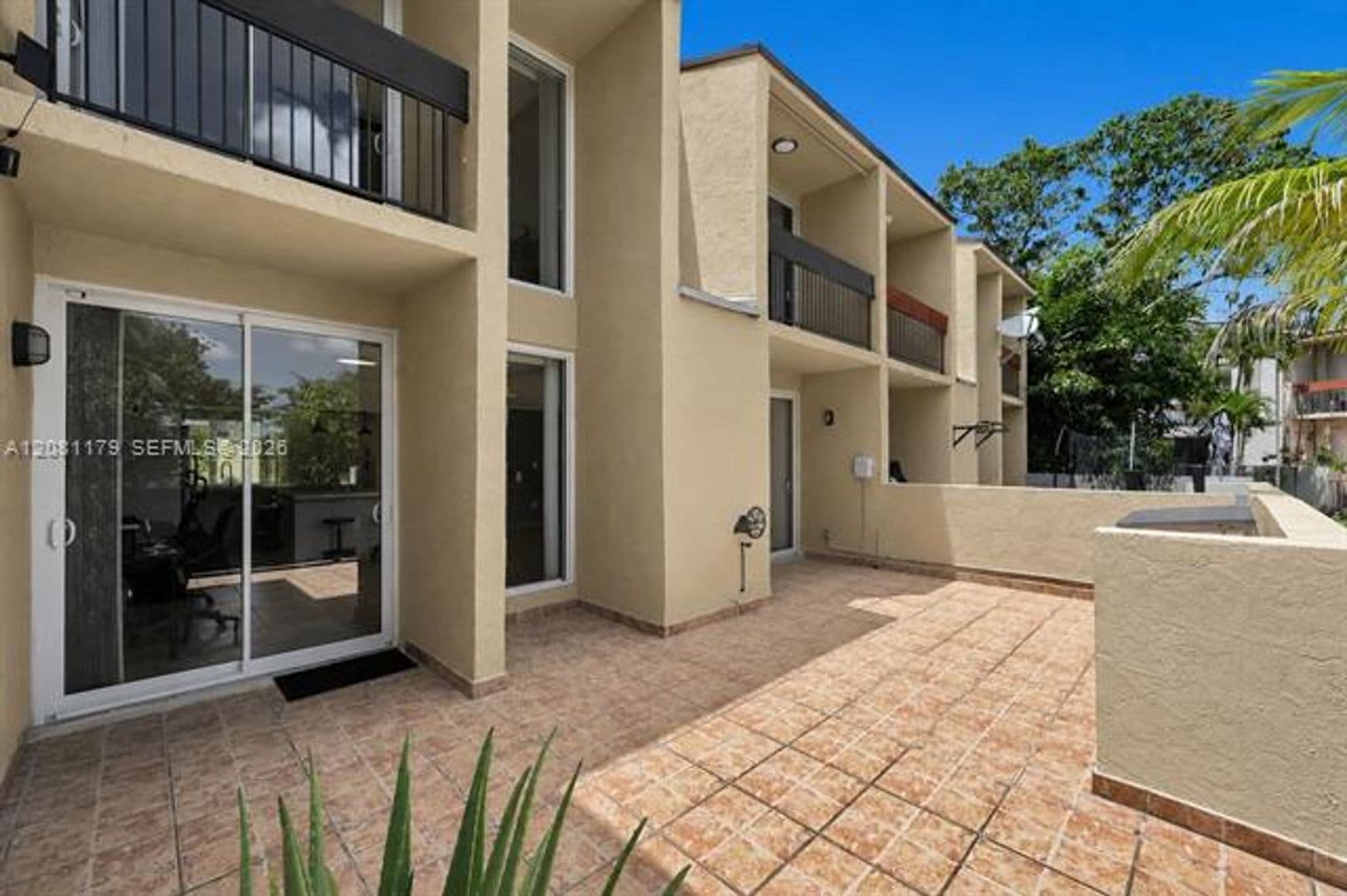 Miami Townhome: 9133 Fontainebleau Blvd th 5