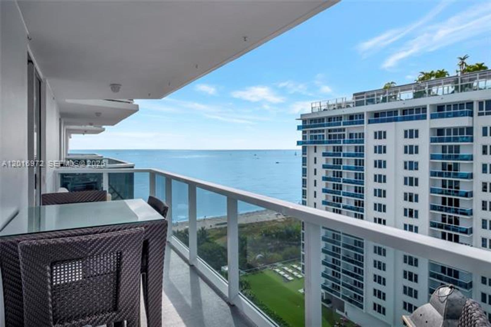 Miami Beach Condo: 2401 Collins Ave cu-1805