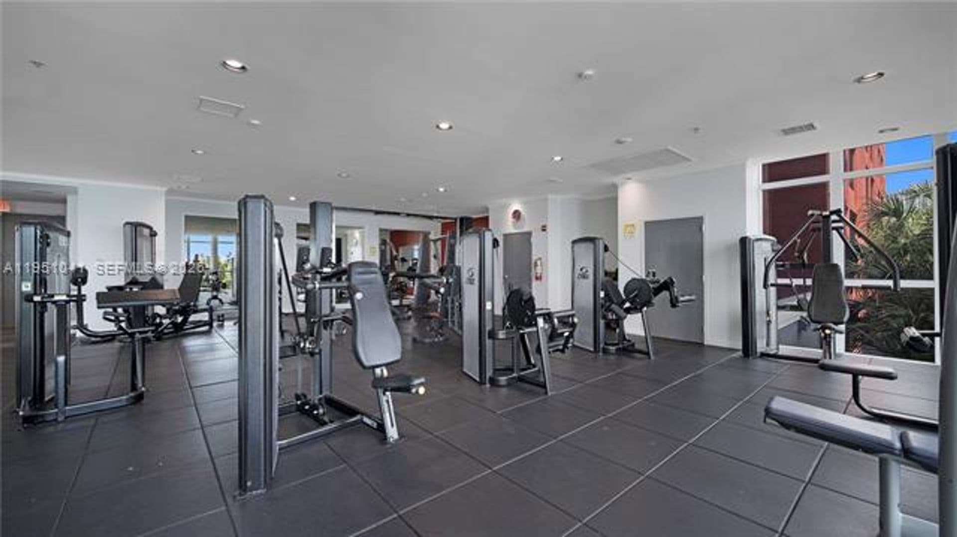 Miami Condo: 1155 Brickell Bay Dr cu-PH210