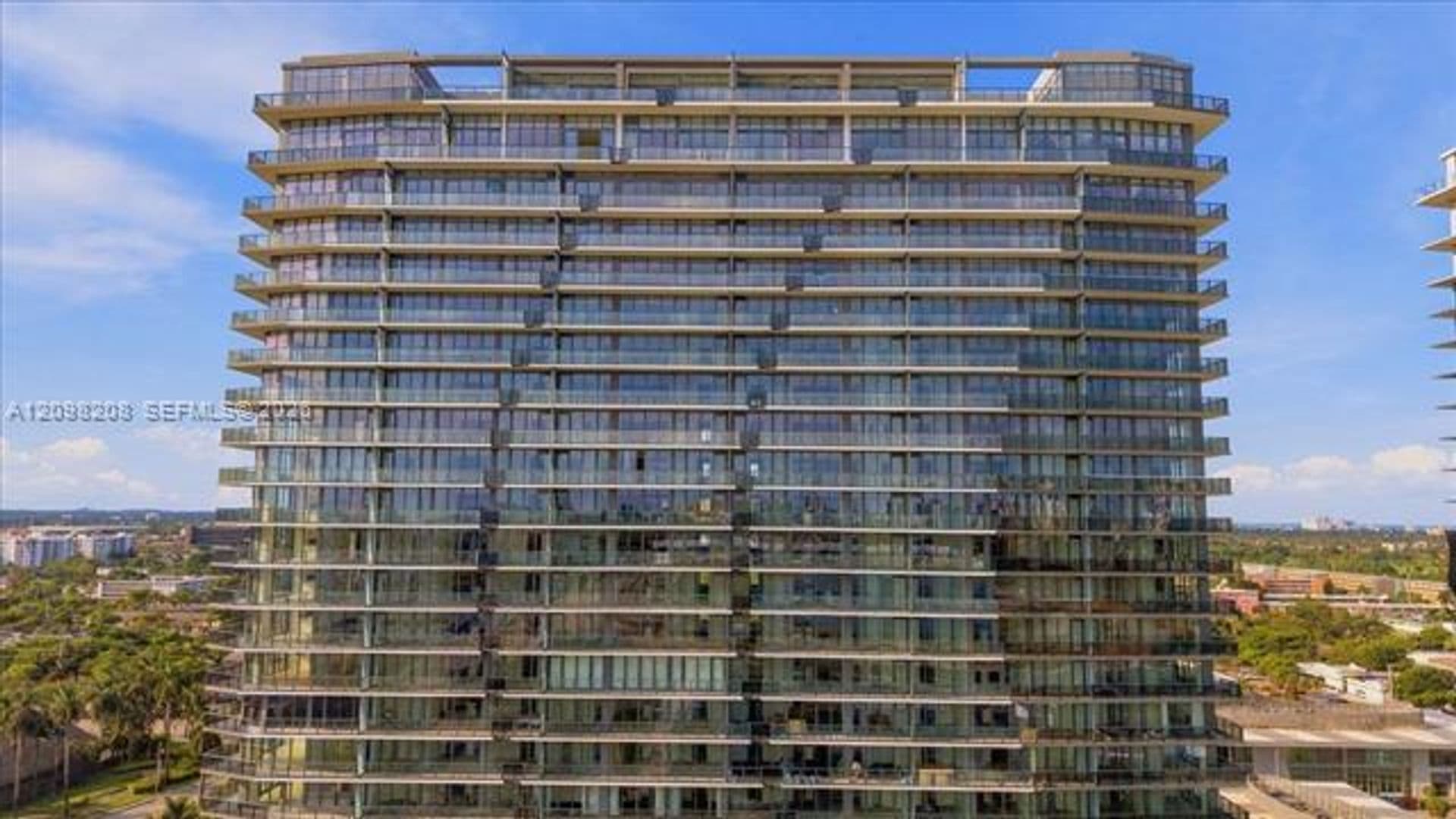 Hallandale Beach Condo: 1170 E Hallandale cu-2109