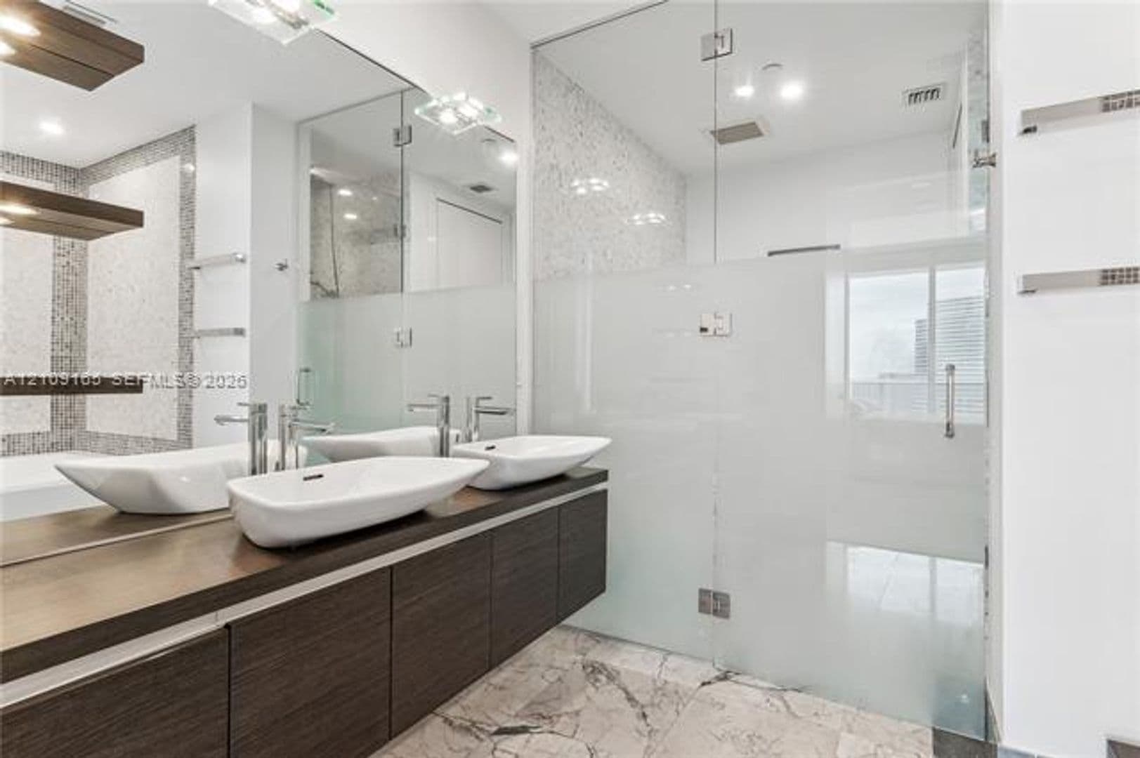 Miami Condo: 200 Biscayne Boulevard Way cu-4912