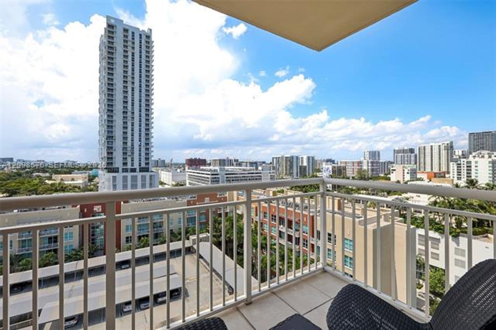 Miami Condo: 2000 N Bayshore Dr cu-1401