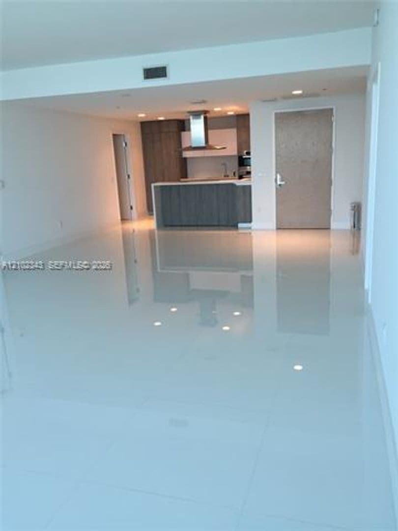 Key Biscayne Condo: 350 Ocean Dr cu-704N