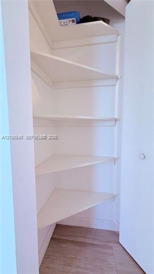 Miami Condo: 55 SW 9th St cu-3903