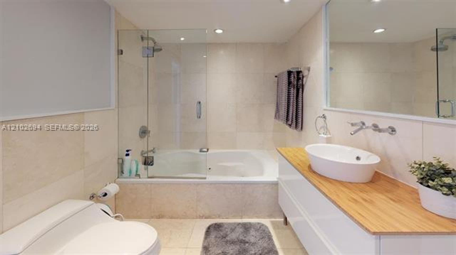 Key Biscayne Condo: 77 Crandon Blvd cu-8D