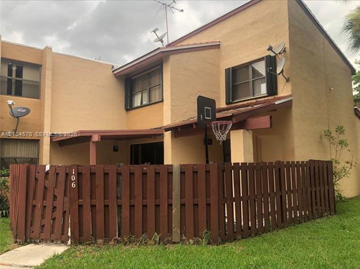 Miami Condo: 341 W Park Dr cu-106-15