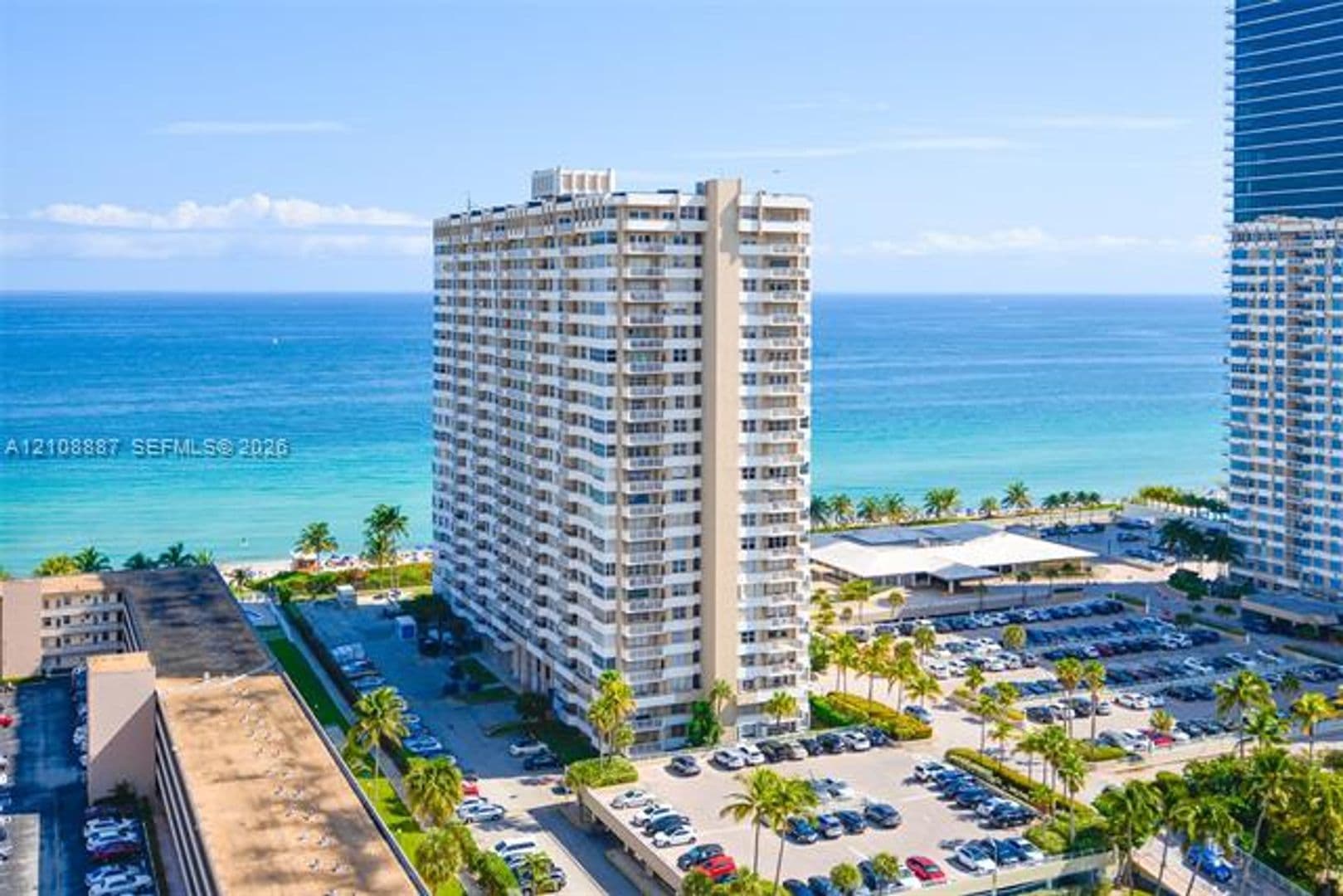 Hallandale Beach Condo: 1950 S Ocean Dr cu-18Q