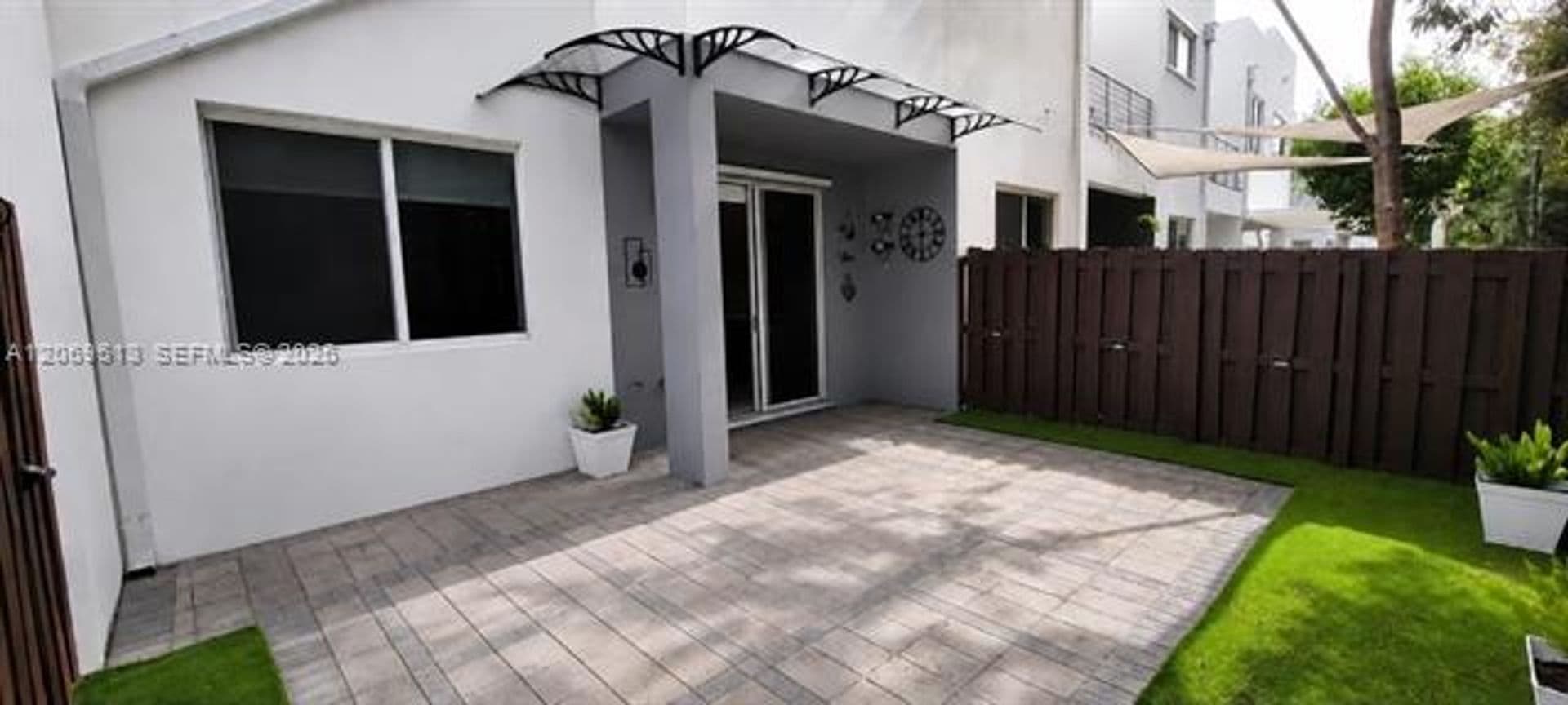 Doral Townhome: 10219 NW 72nd Ter th 10219