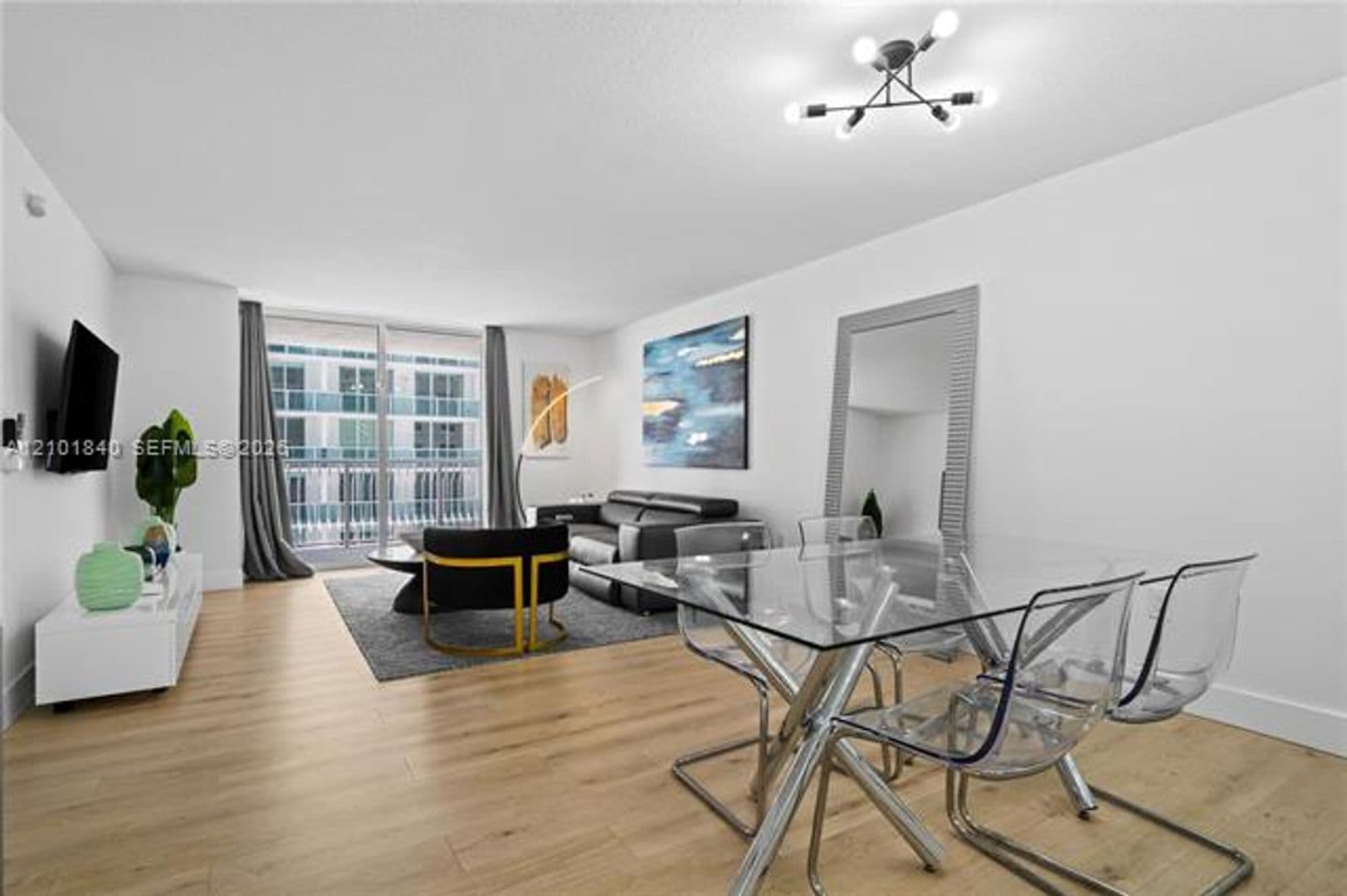 Miami Condo: 1200 Brickell Bay Dr cu-1907