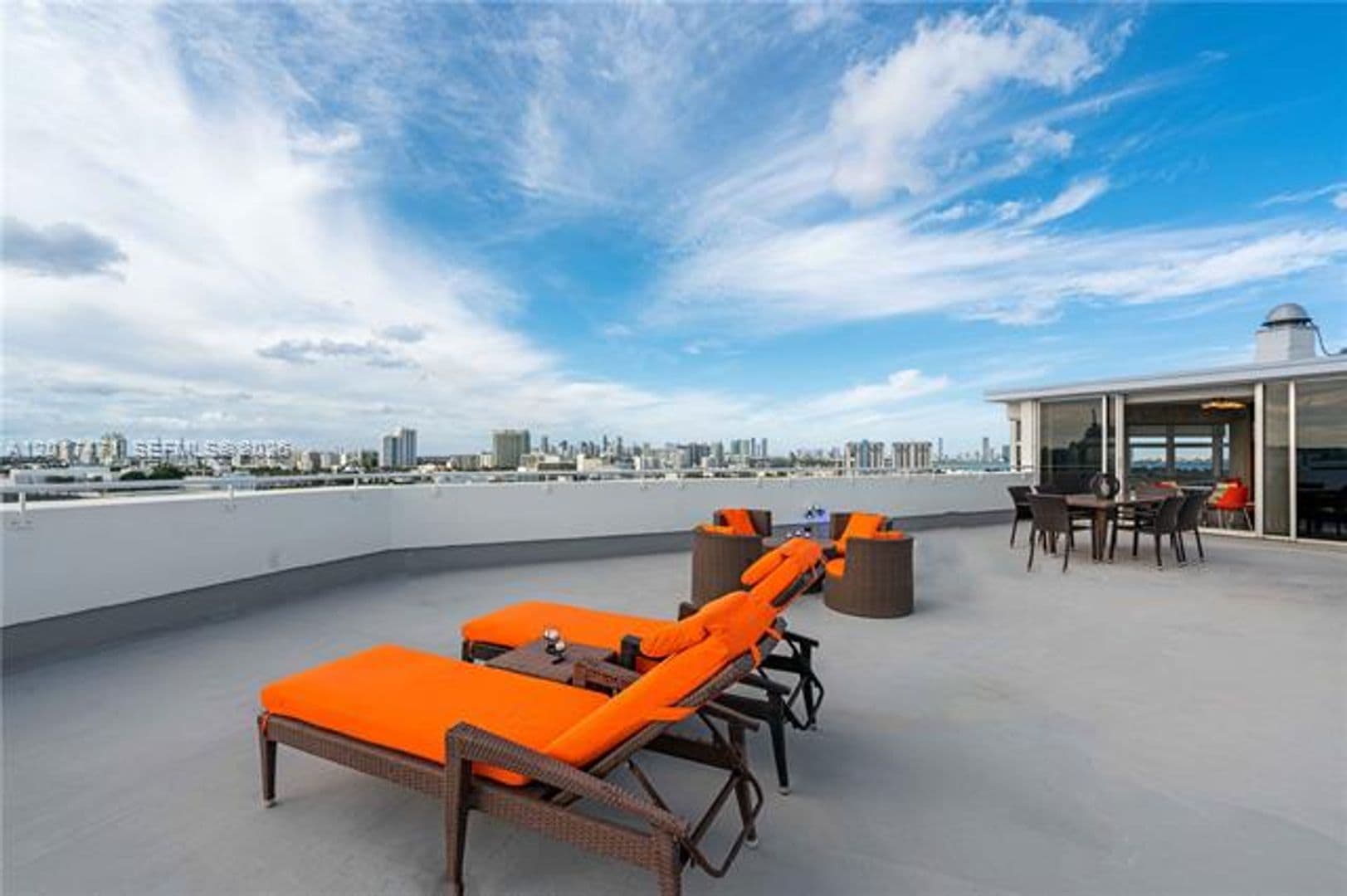 Miami Beach Condo: 1881 Washington Ave cu-PHG