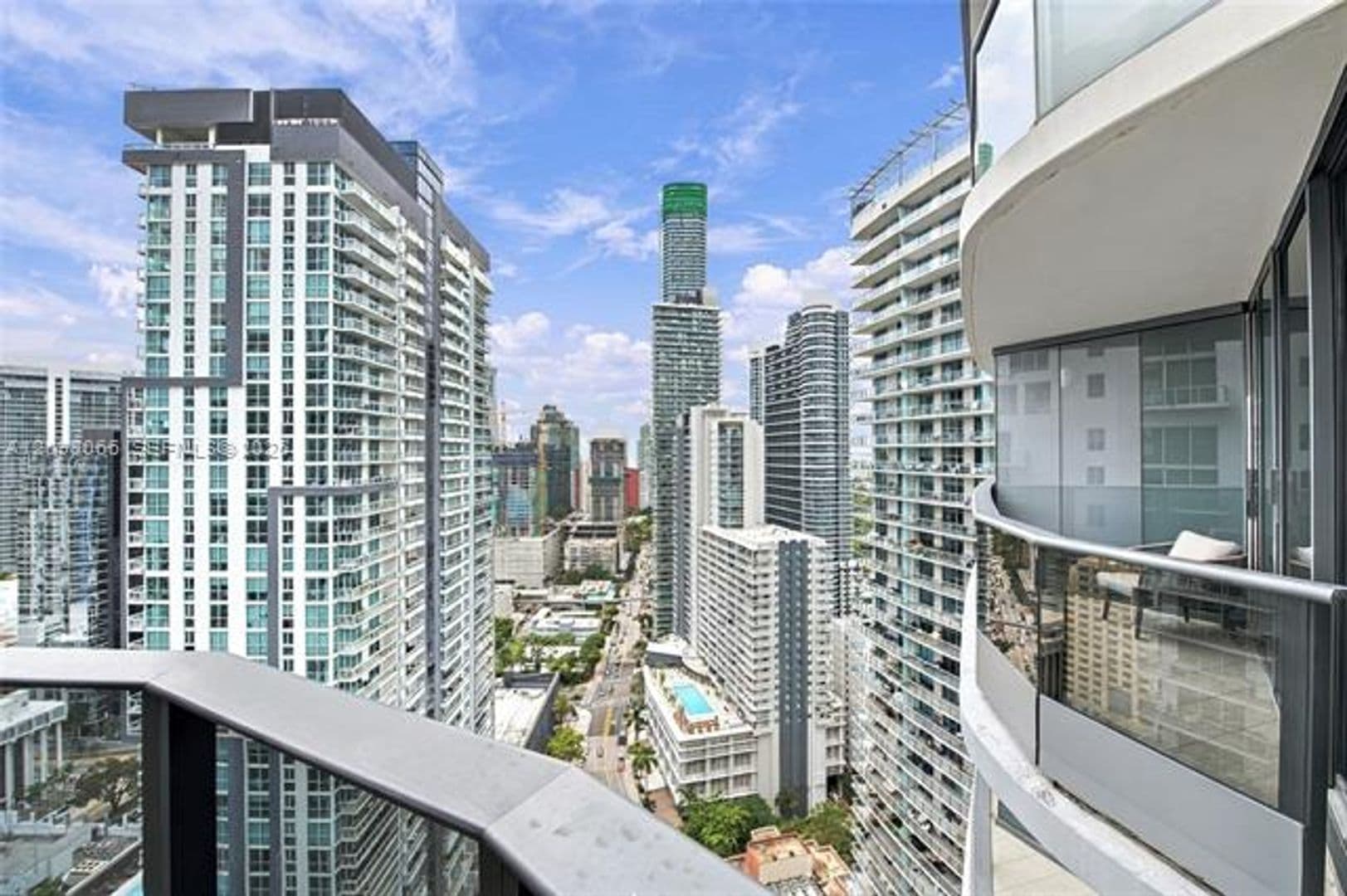 Miami Condo: 1000 Brickell Plz cu-3401