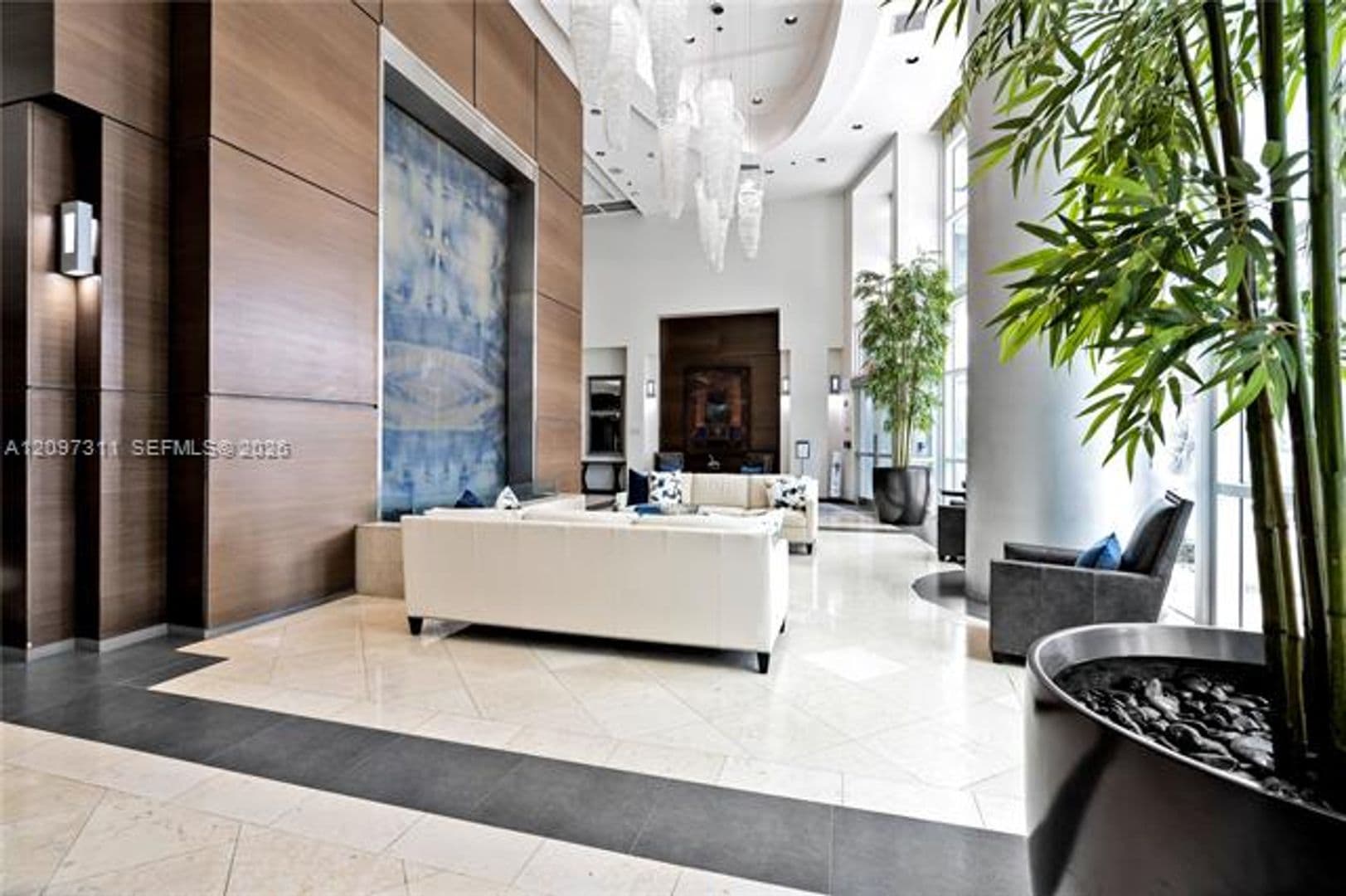Miami Condo: 1155 Brickell Bay Dr cu-2007