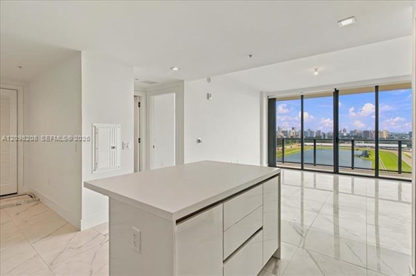 Hallandale Beach Condo: 1170 E Hallandale cu-2109