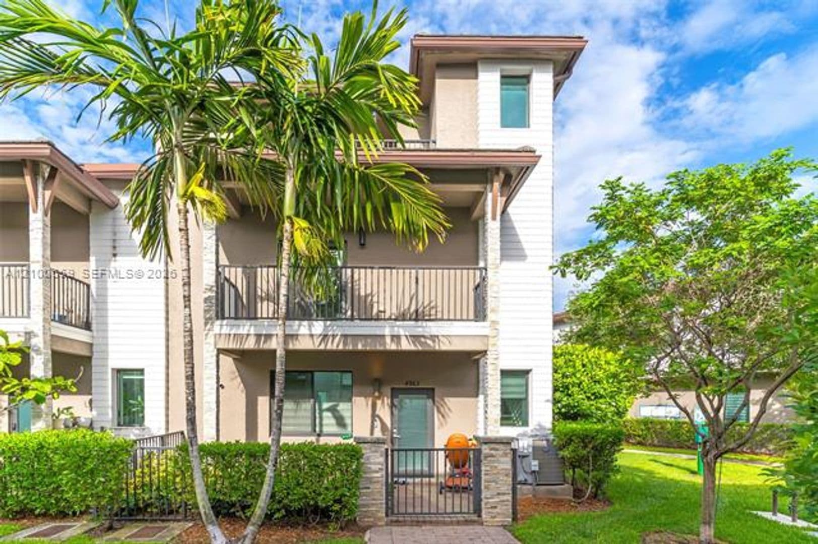 Doral Townhome: 4963 NW 83rd Path th 4963