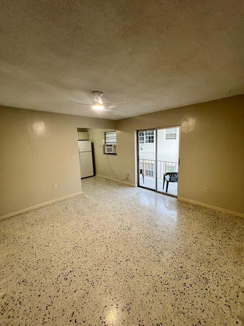 Miami Apartment: 1912 sw 2nd st apt 4