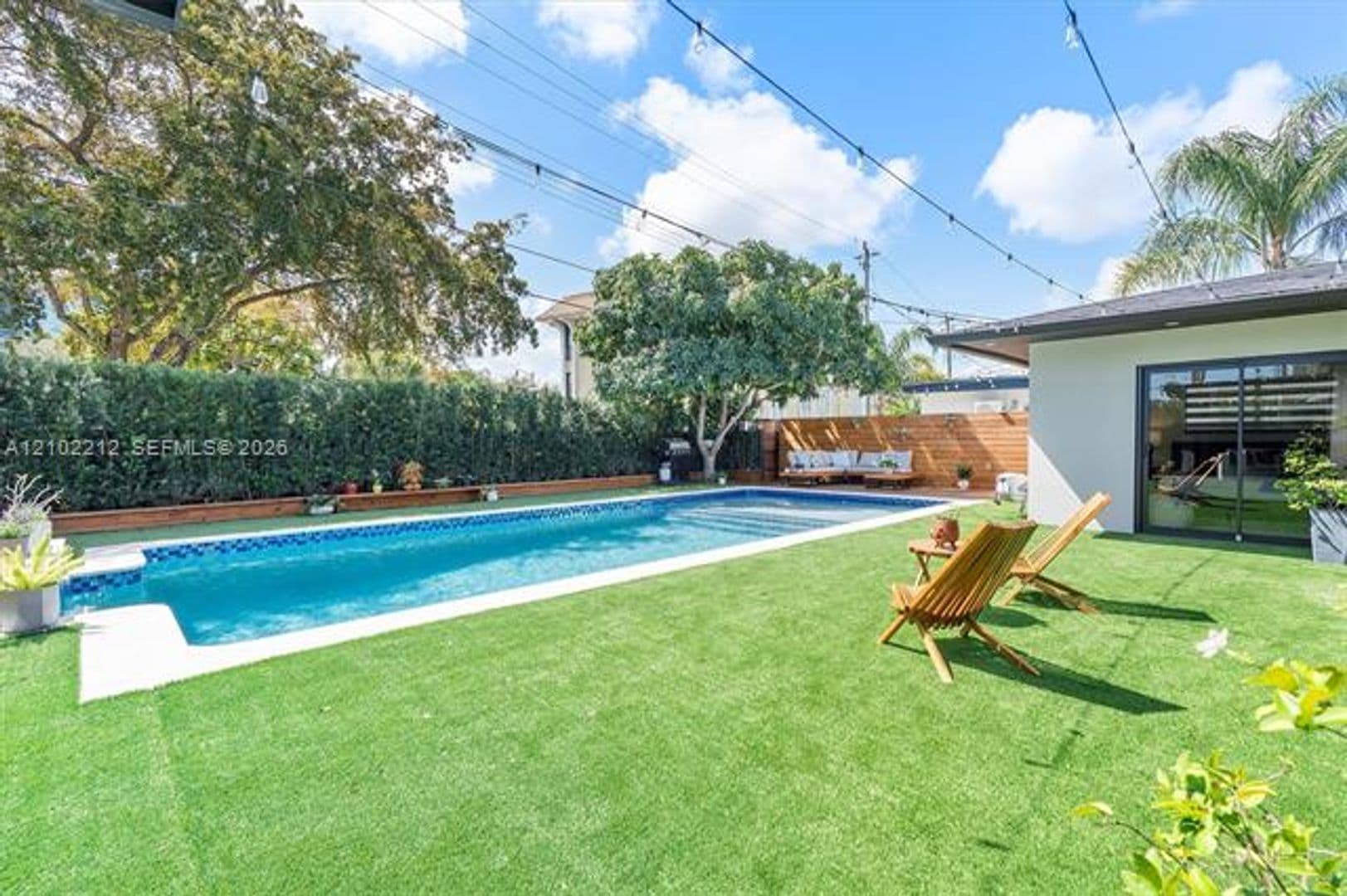 Hollywood House: 4000 N Circle Dr # 4000