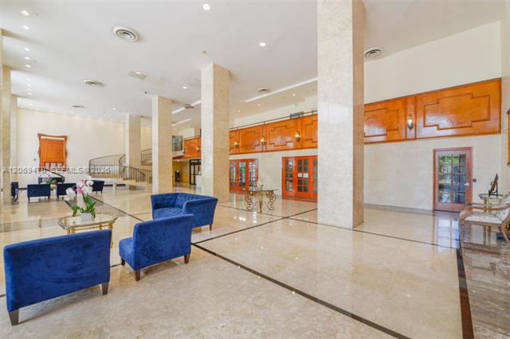 Miami Beach Condo: 5601 Collins Ave cu-512