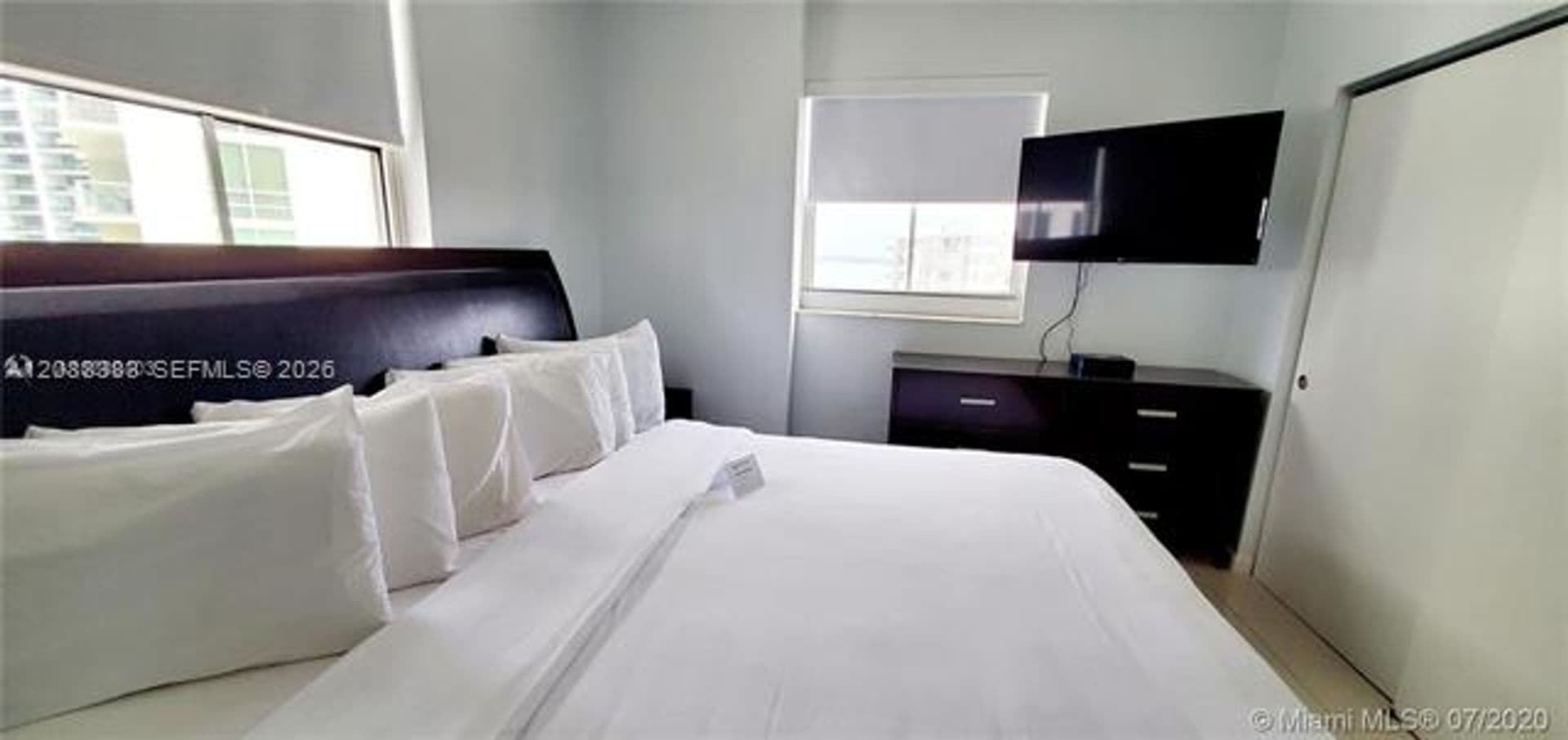 Miami Condo: 185 SE 14th Ter cu-1203