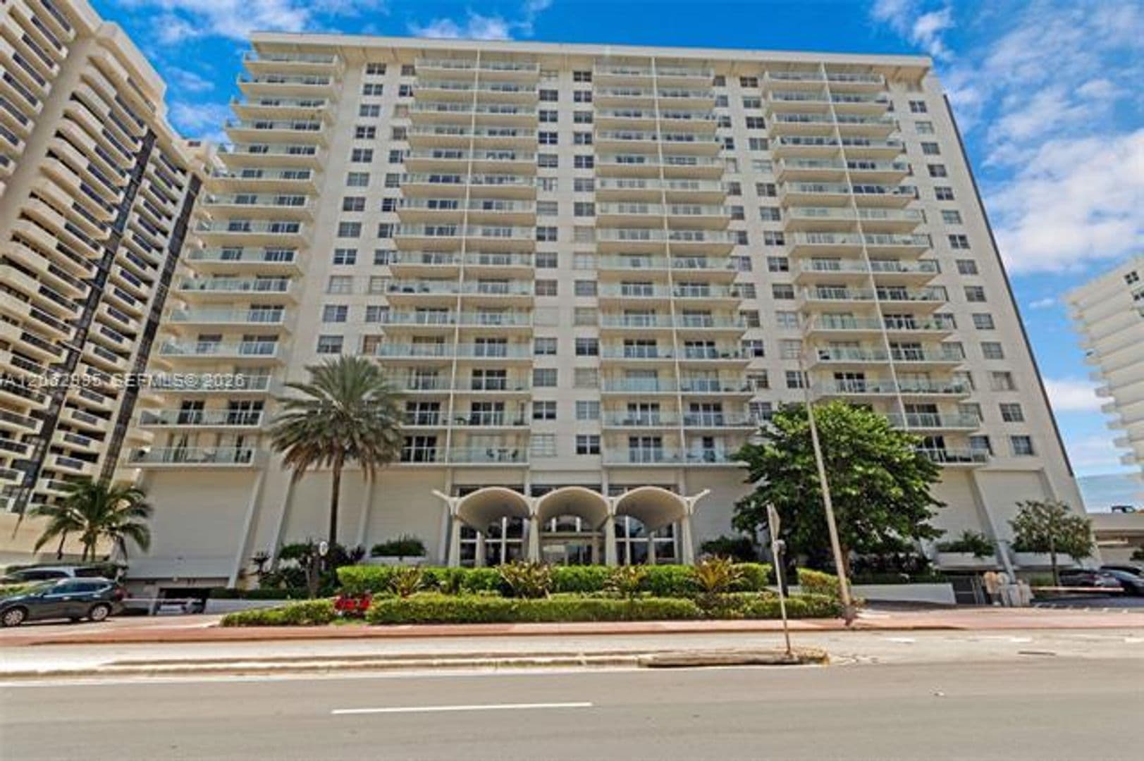 Miami Beach Condo: 5701 Collins Ave cu-919