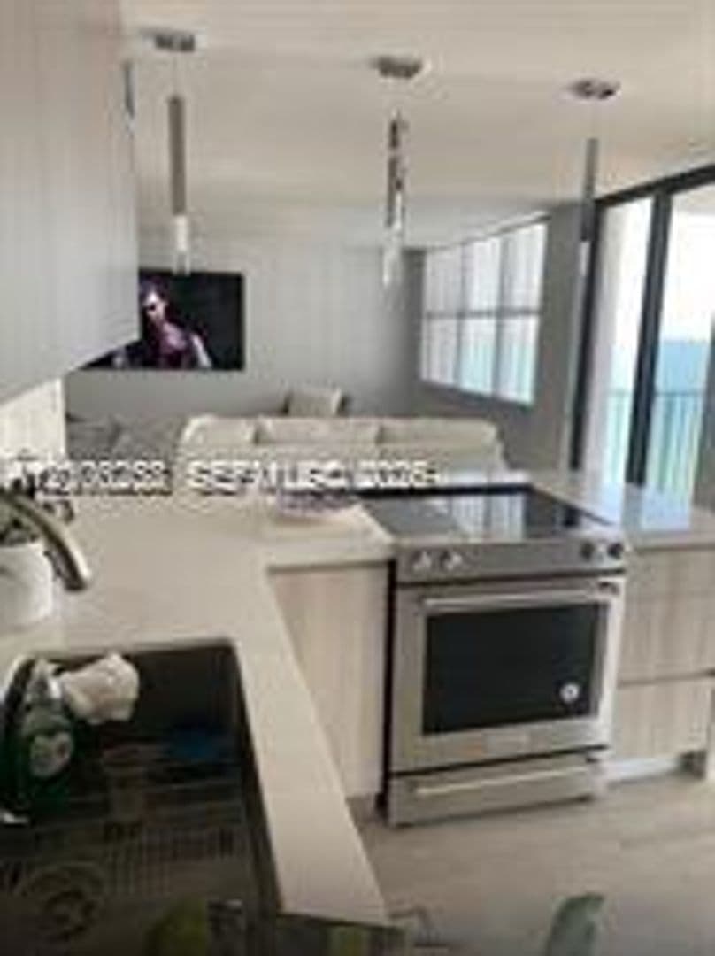 Hollywood Condo: 2201 S Ocean Dr cu-1507