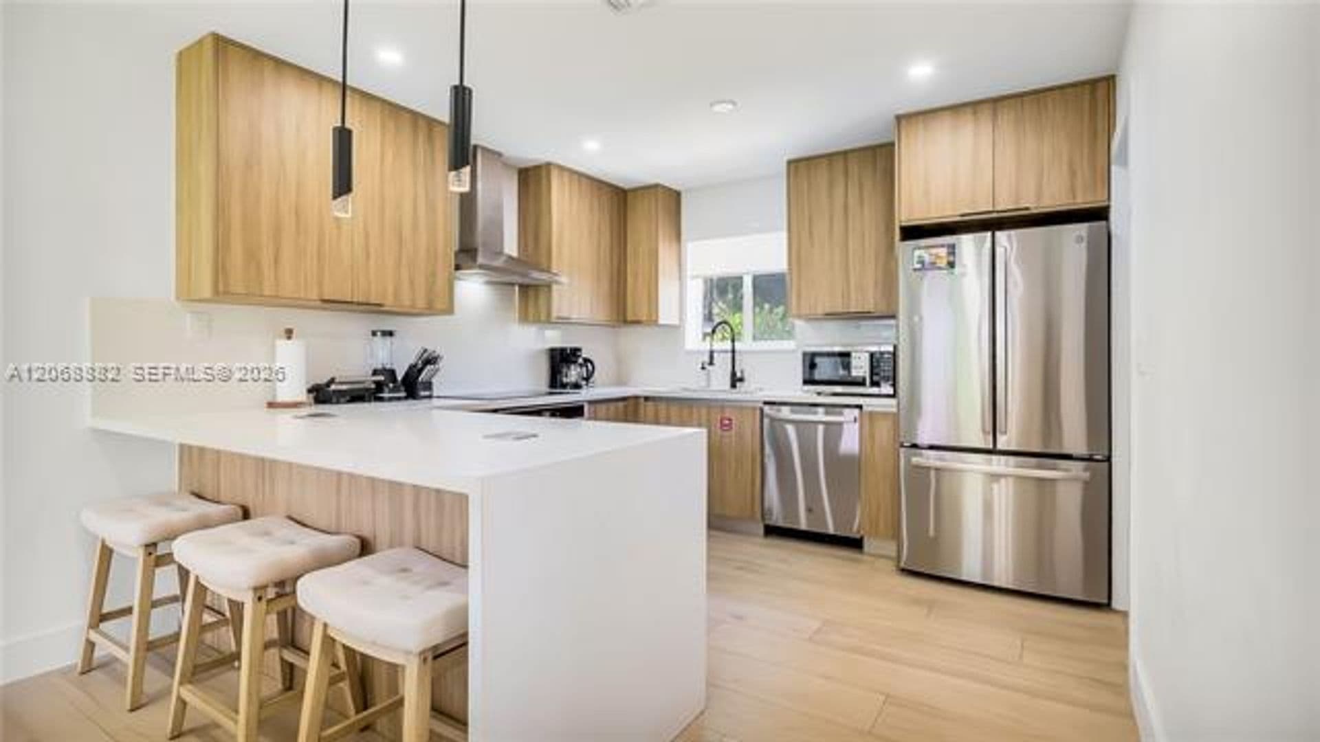 Hollywood House: 1116 N 31st Ave # 1116