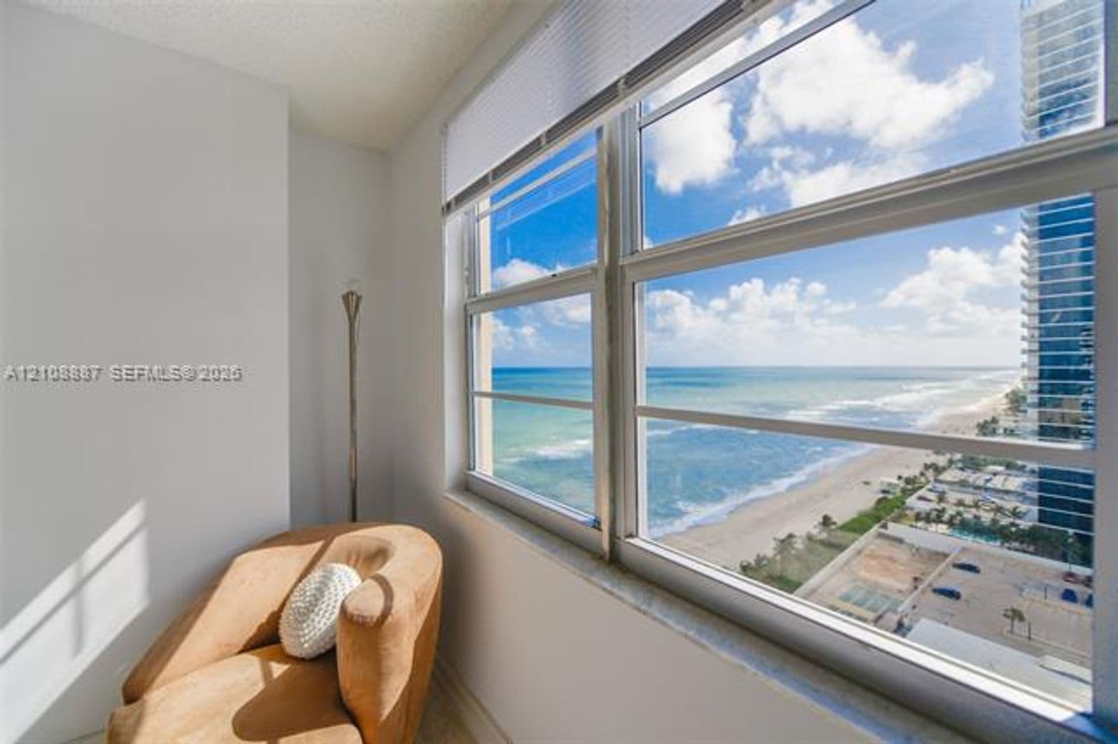 Hallandale Beach Condo: 1950 S Ocean Dr cu-18Q