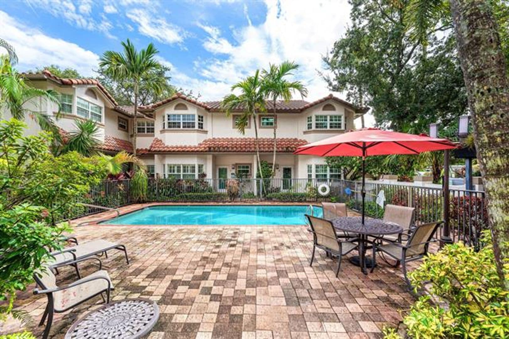 Fort Lauderdale Townhome: 620 NE 9th Ave th 4