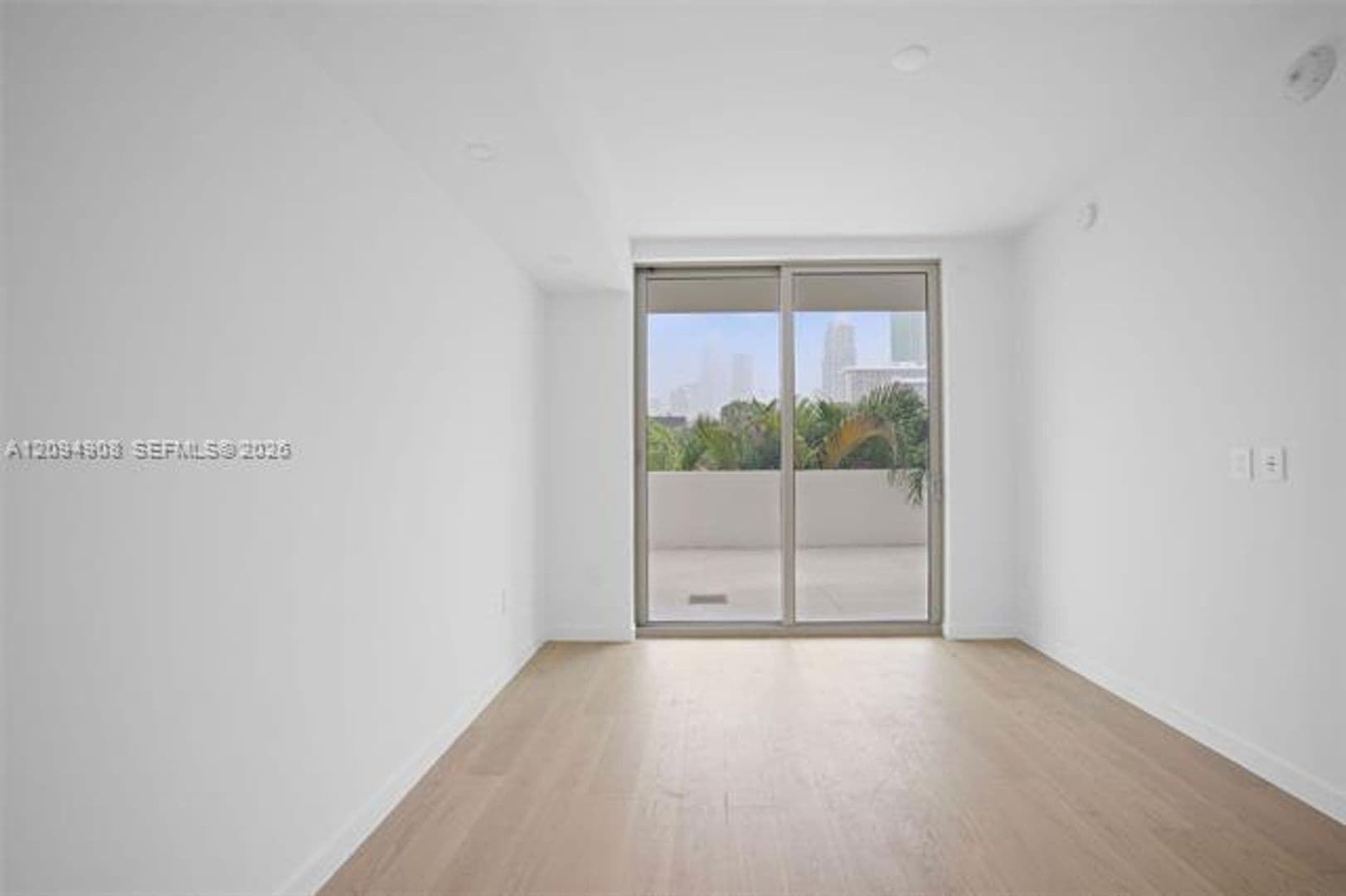 Miami Condo: 2200 Brickell Ave cu-206