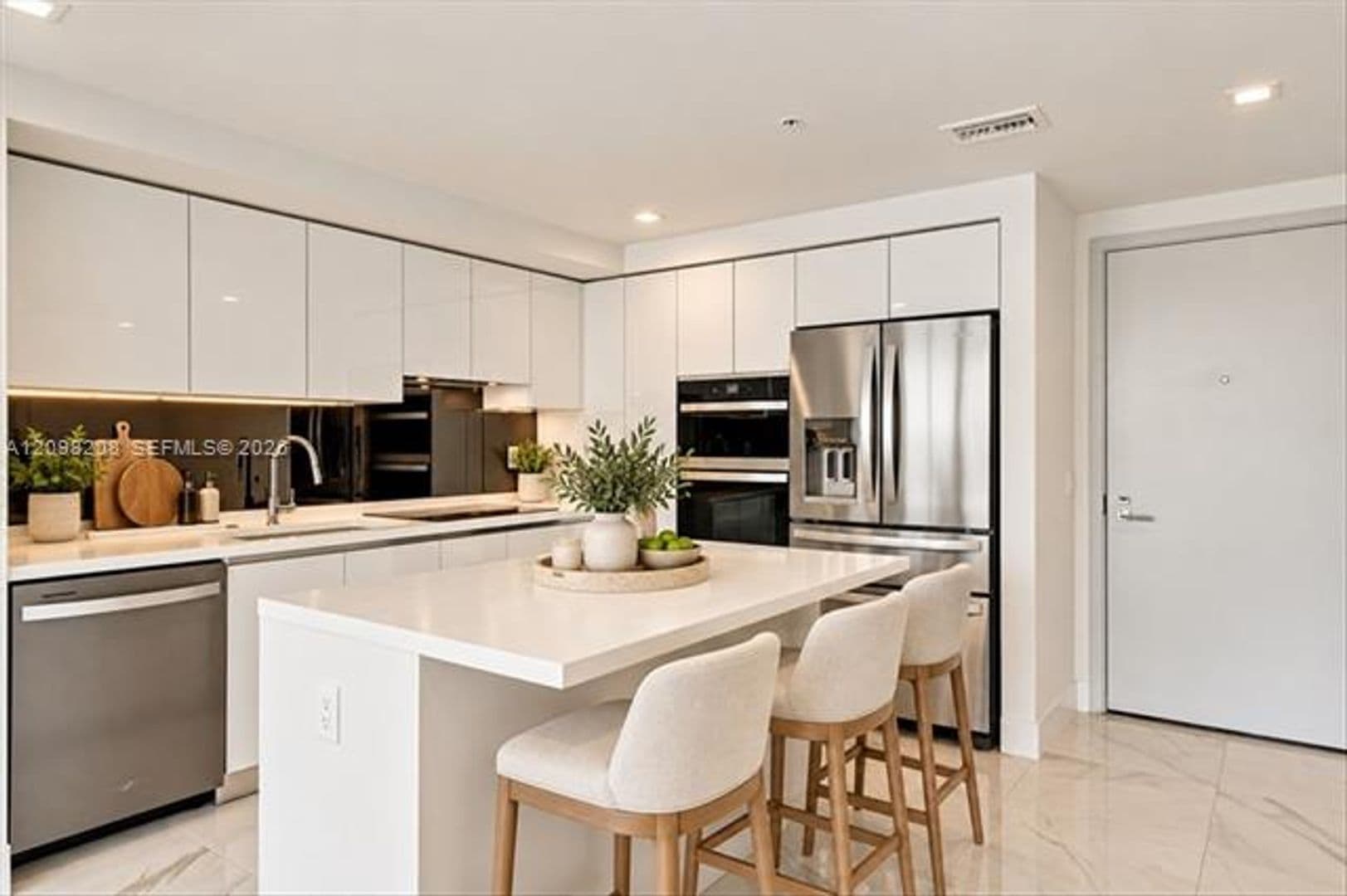 Hallandale Beach Condo: 1170 E Hallandale cu-2109
