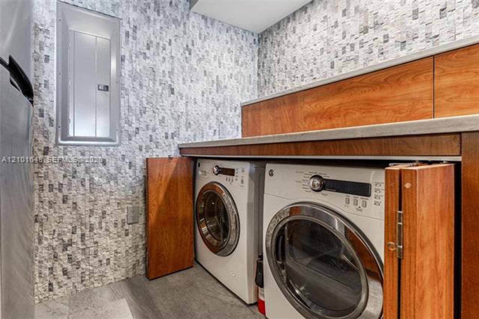 Fort Lauderdale Condo: 401 SW 4th Ave cu-1407