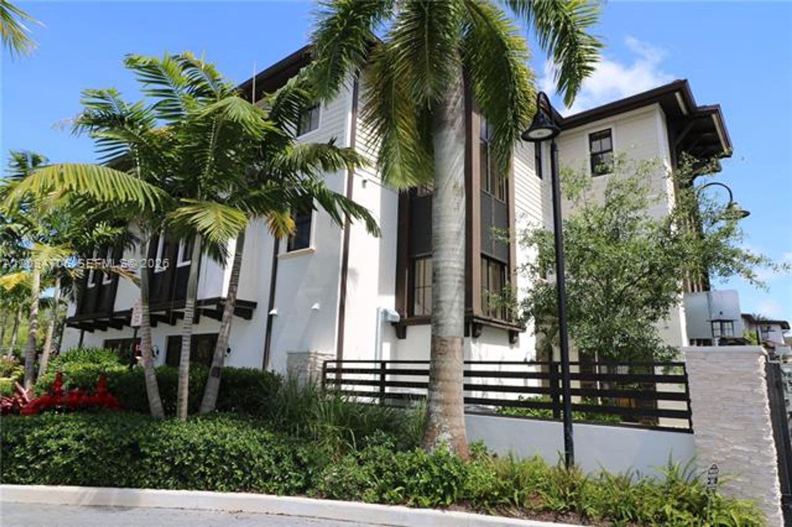 Pinecrest Townhome: 7504 SW 100th St th 7504