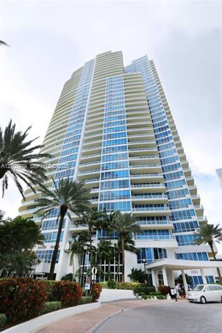 Miami Beach Condo: 50 S Pointe Dr cu-2205