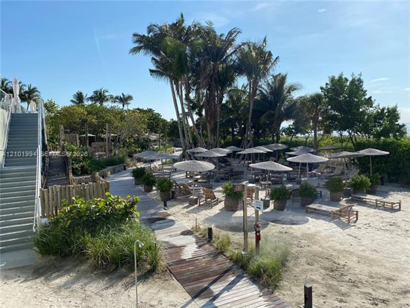 Miami Beach Condo: 2301 Collins Av cu-737
