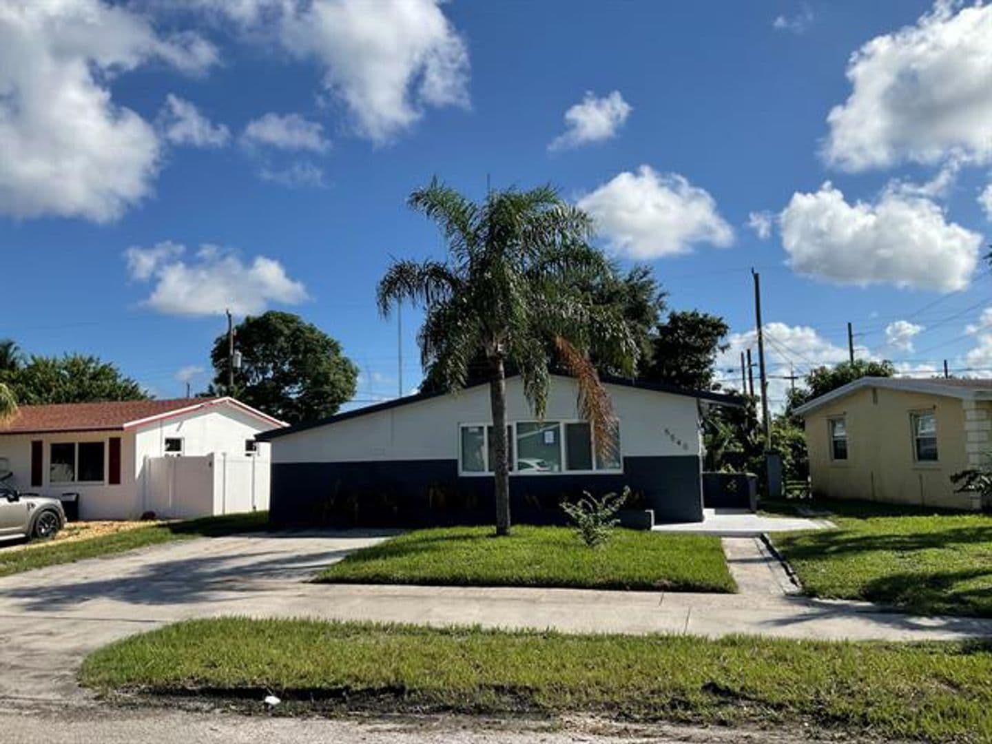 Hollywood House: 5540 Mayo St # 5540