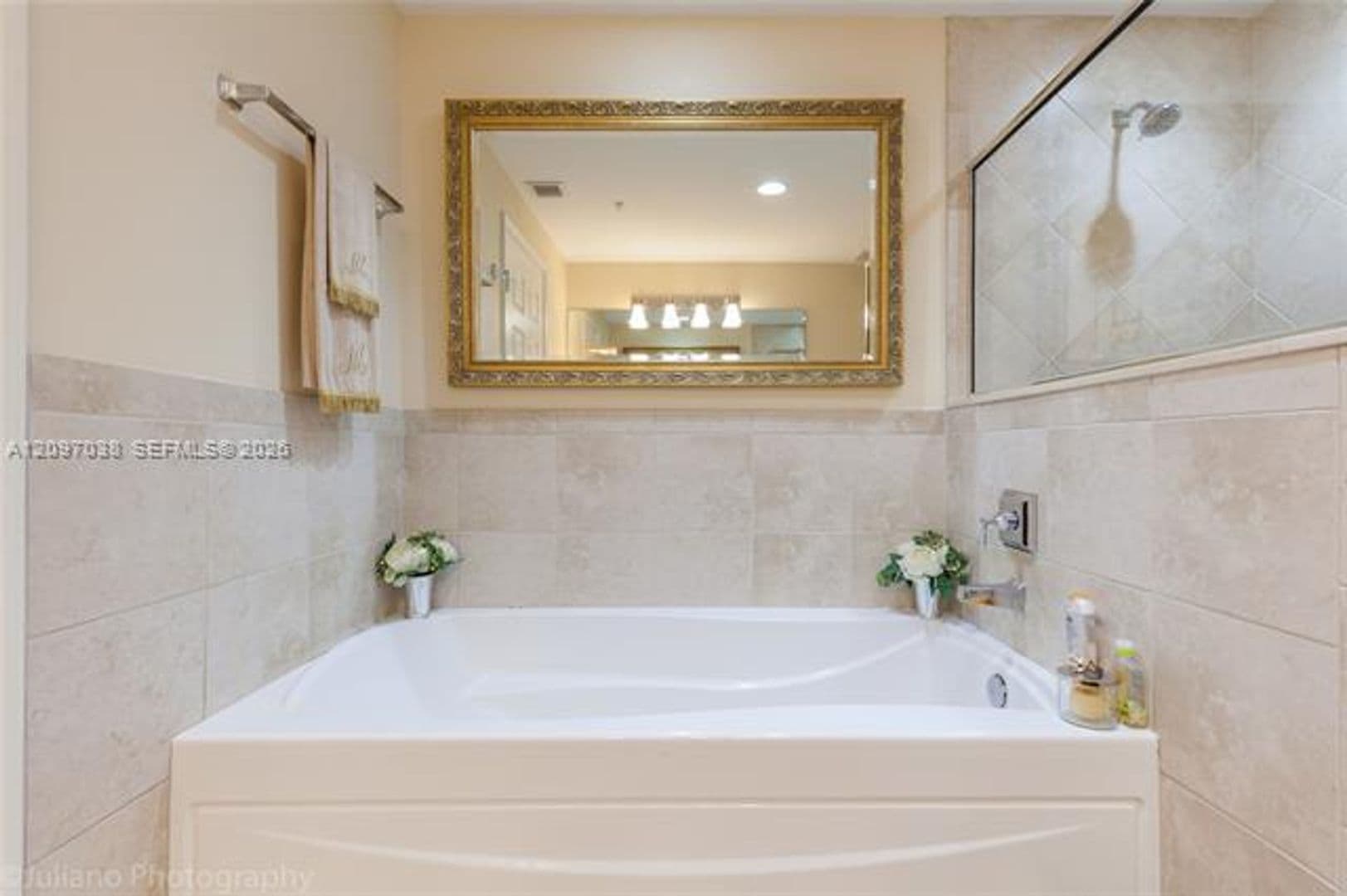 Coral Gables Condo: 100 Andalusia Ave cu-609