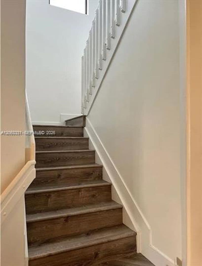 Hialeah House: 3214 W 97th St # 0