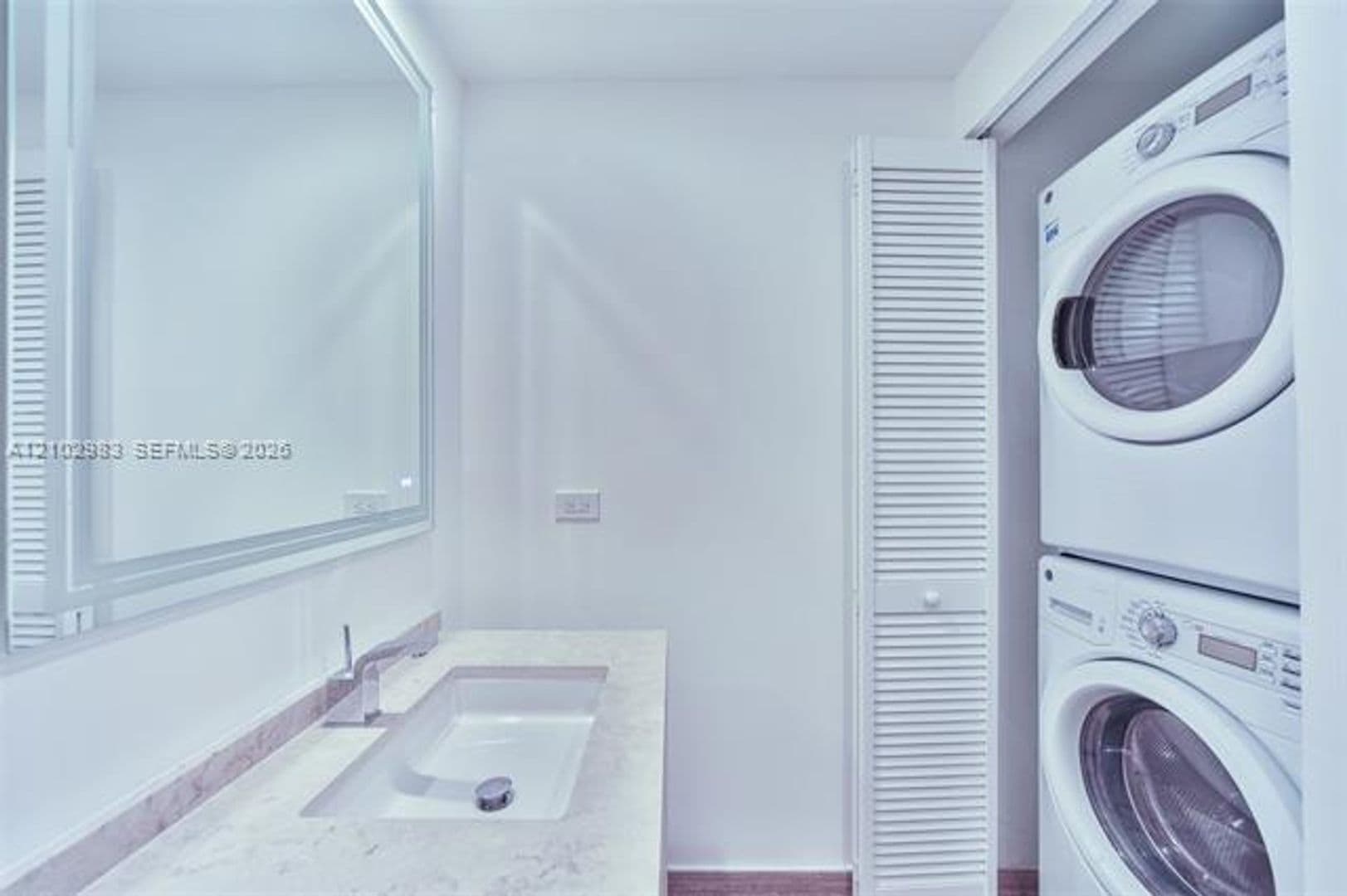 Miami Condo: 1010 Brickell Ave cu-3107