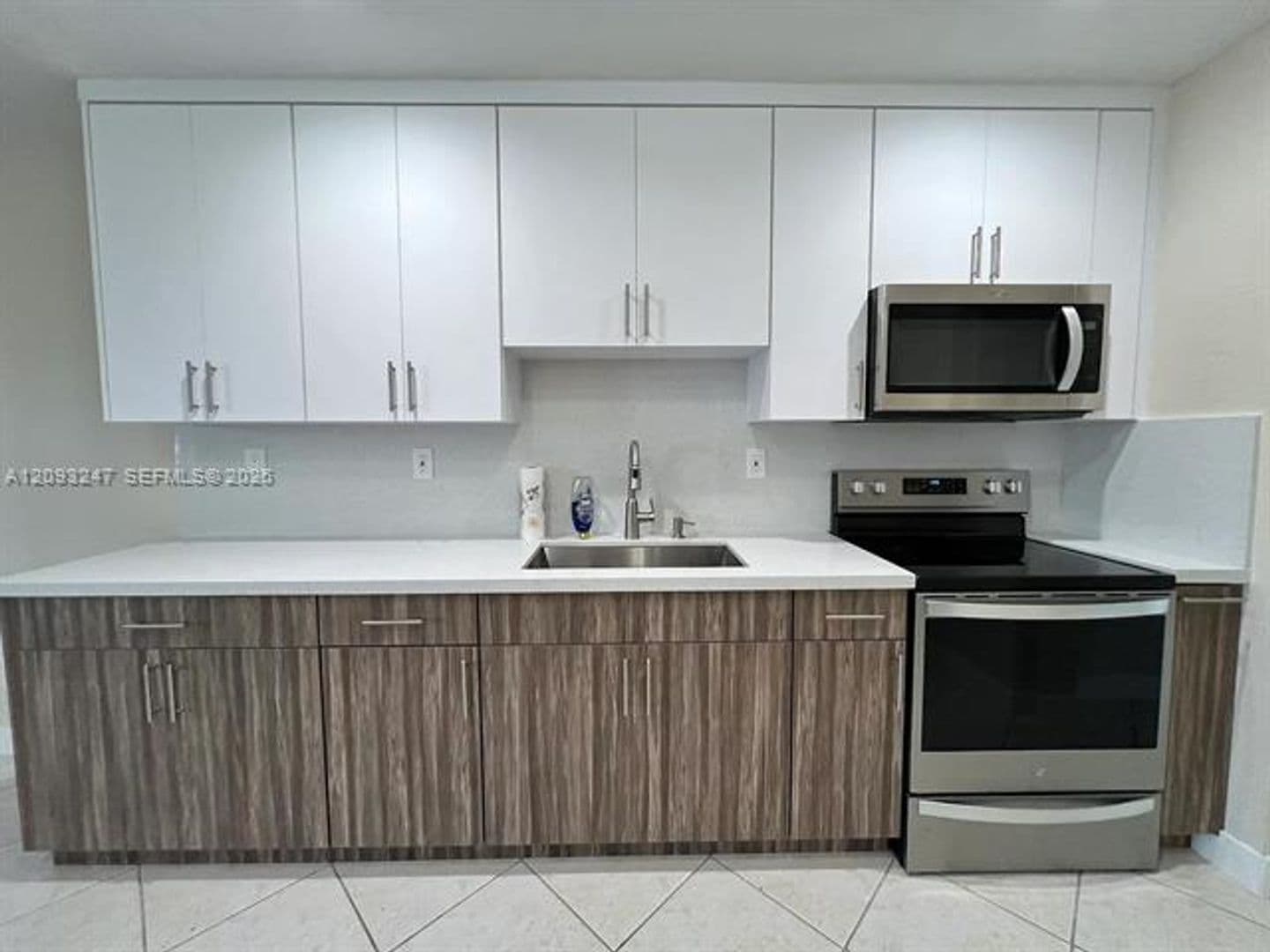 Hialeah House: 1175 W 33rd Pl # 1175